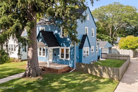 Photo of 3725 Torrance Drive, Toledo, OH 43612 (MLS # 10013381)