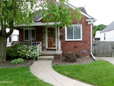Photo of 3019 Muirfield Avenue, Toledo, OH 43614 (MLS # 10007681)