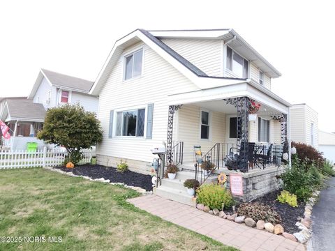 Photo of 442 Union Court, Fostoria, OH 44830 (MLS # 10000589) Photo of 442 Union Court, Fostoria, OH 44830 (MLS # 10000589)