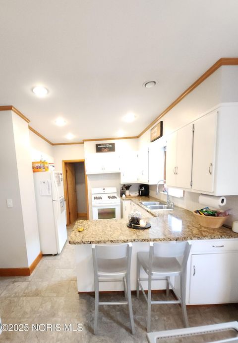 Tiny photo for 442 Union Court, Fostoria, OH 44830 (MLS # 10000589)