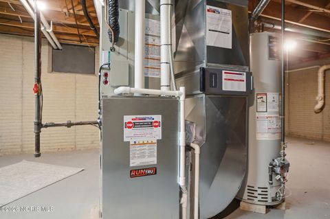 Tiny photo for 7350 Whispering Oak Drive, Sylvania, OH 43560 (MLS # 10002937)