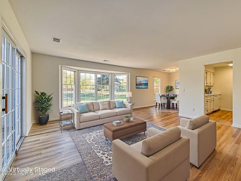 Tiny photo for 8 Arbor Court, Perrysburg, OH 43551 (MLS # 10000193)