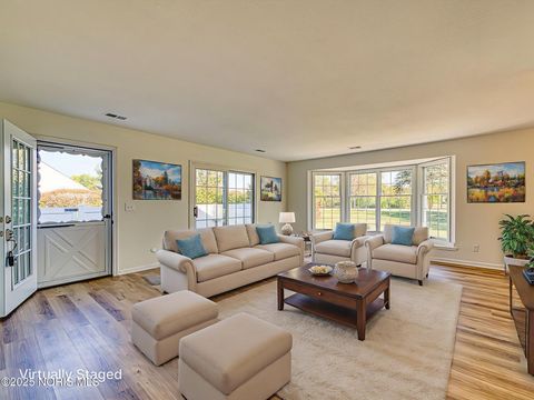 Tiny photo for 8 Arbor Court, Perrysburg, OH 43551 (MLS # 10000193)
