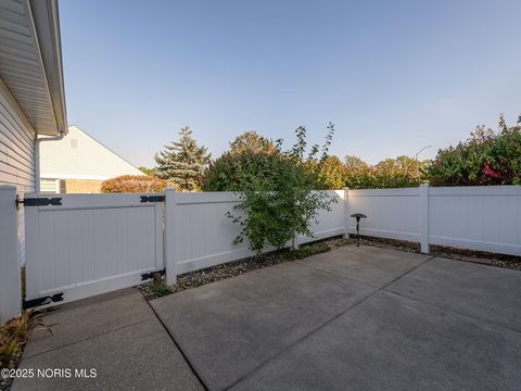 Tiny photo for 8 Arbor Court, Perrysburg, OH 43551 (MLS # 10000193)