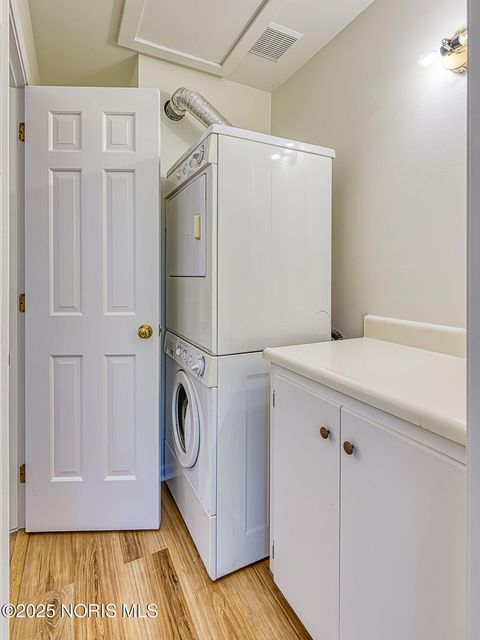 Tiny photo for 8 Arbor Court, Perrysburg, OH 43551 (MLS # 10000193)
