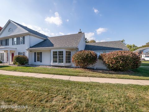 Photo of 8 Arbor Court, Perrysburg, OH 43551 (MLS # 10000193)