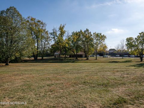 Tiny photo for 8 Arbor Court, Perrysburg, OH 43551 (MLS # 10000193)