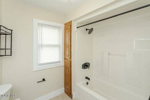 Tiny photo for 4119 N Haven Avenue, Toledo, OH 43612 (MLS # 10005064)