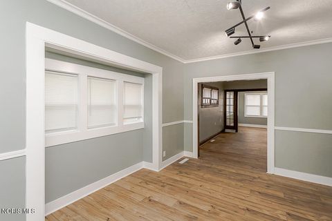 Tiny photo for 4119 N Haven Avenue, Toledo, OH 43612 (MLS # 10005064)