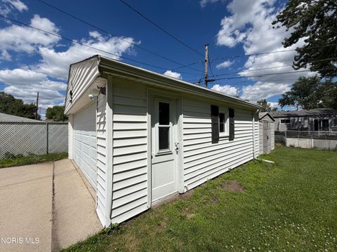 Tiny photo for 333 Danesmoor Road, Holland, OH 43528 (MLS # 10009988)