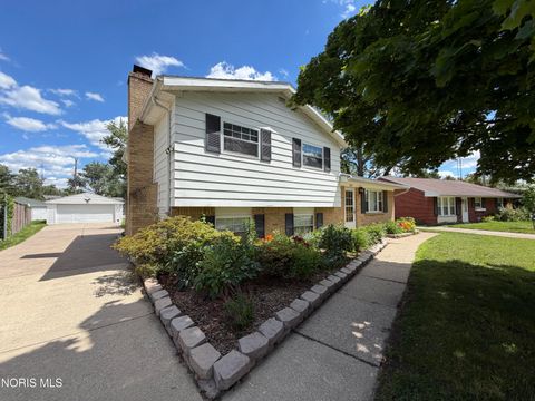 Tiny photo for 333 Danesmoor Road, Holland, OH 43528 (MLS # 10009988)