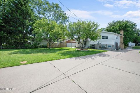 Tiny photo for 333 Danesmoor Road, Holland, OH 43528 (MLS # 10009988)