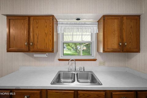 Tiny photo for 333 Danesmoor Road, Holland, OH 43528 (MLS # 10009988)