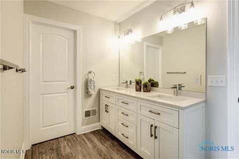 Tiny photo for 1045 Hickory Street, Perrysburg, OH 43551 (MLS # 10011173)