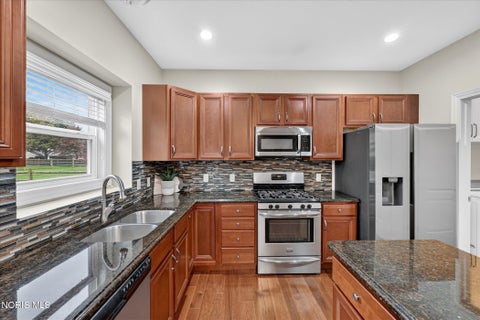 Tiny photo for 7703 Lonetree Court, Maumee, OH 43537 (MLS # 10014650)