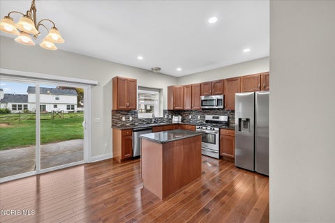 Tiny photo for 7703 Lonetree Court, Maumee, OH 43537 (MLS # 10014650)