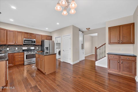 Tiny photo for 7703 Lonetree Court, Maumee, OH 43537 (MLS # 10014650)