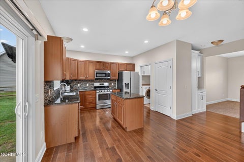 Tiny photo for 7703 Lonetree Court, Maumee, OH 43537 (MLS # 10014650)