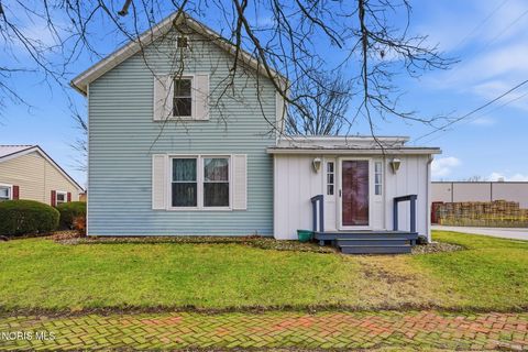Photo of 301 E 7th Street, Sycamore, OH 44882 (MLS # 10004987)