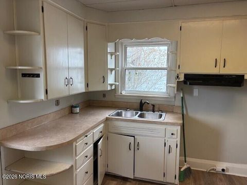 Tiny photo for 3726 Leybourn Avenue, Toledo, OH 43612 (MLS # 10003179)