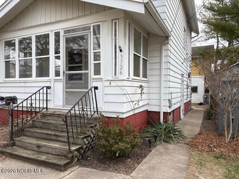 Tiny photo for 3726 Leybourn Avenue, Toledo, OH 43612 (MLS # 10003179)