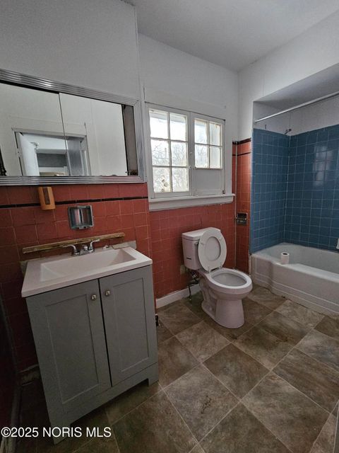 Tiny photo for 1026 Marmion Avenue, Toledo, OH 43607 (MLS # 10002093)