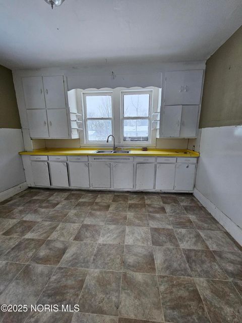 Tiny photo for 1026 Marmion Avenue, Toledo, OH 43607 (MLS # 10002093)