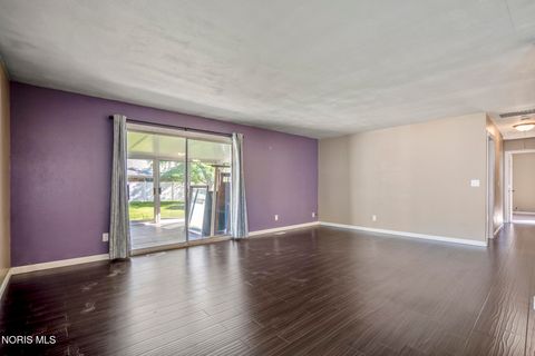 Tiny photo for 26933 Whiteside Drive, Perrysburg, OH 43551 (MLS # 10008411)