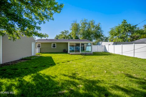 Tiny photo for 26933 Whiteside Drive, Perrysburg, OH 43551 (MLS # 10008411)