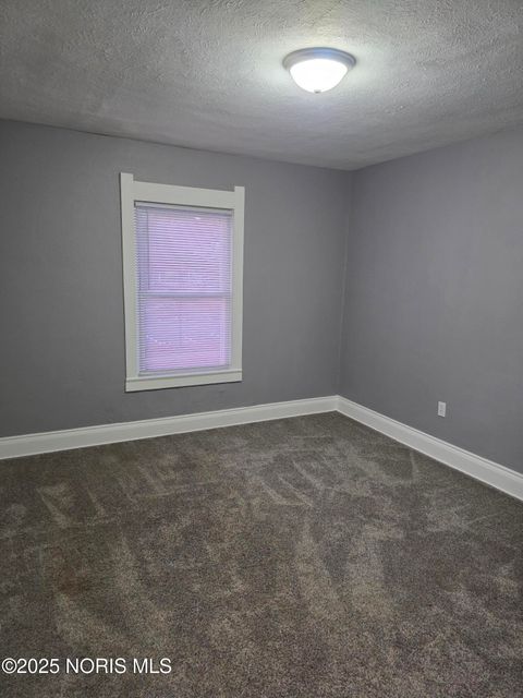 Tiny photo for 189 E Broadway Street, Toledo, OH 43605 (MLS # 10001761)