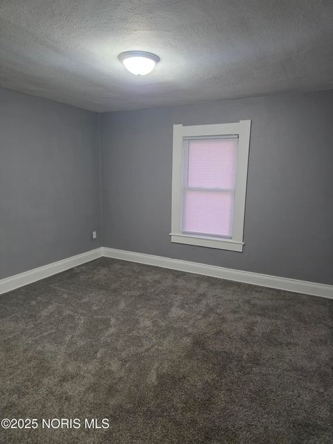 Tiny photo for 189 E Broadway Street, Toledo, OH 43605 (MLS # 10001761)