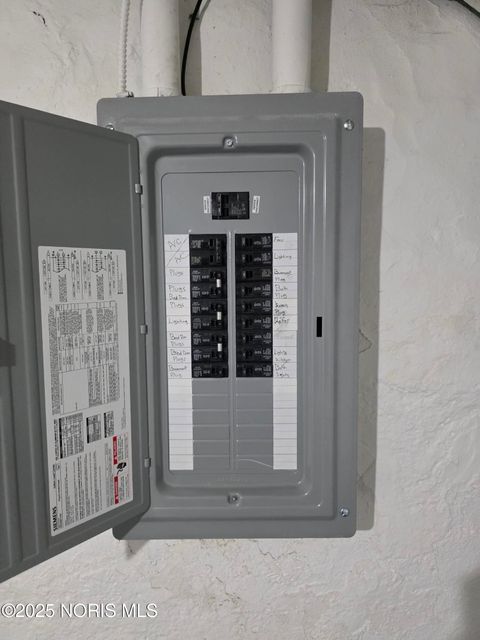 Tiny photo for 189 E Broadway Street, Toledo, OH 43605 (MLS # 10001761)