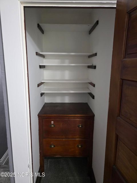 Tiny photo for 189 E Broadway Street, Toledo, OH 43605 (MLS # 10001761)