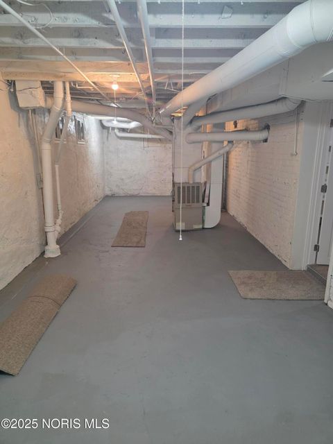 Tiny photo for 189 E Broadway Street, Toledo, OH 43605 (MLS # 10001761)