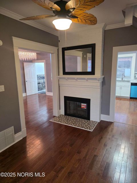 Tiny photo for 189 E Broadway Street, Toledo, OH 43605 (MLS # 10001761)