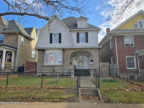 Photo of 189 E Broadway Street, Toledo, OH 43605 (MLS # 10001761)