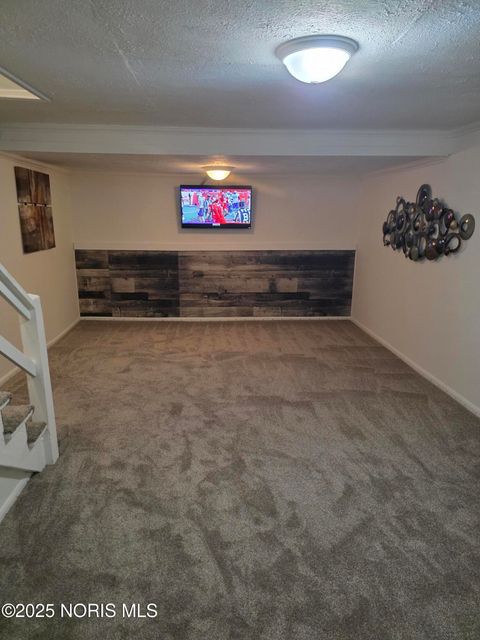 Tiny photo for 189 E Broadway Street, Toledo, OH 43605 (MLS # 10001761)