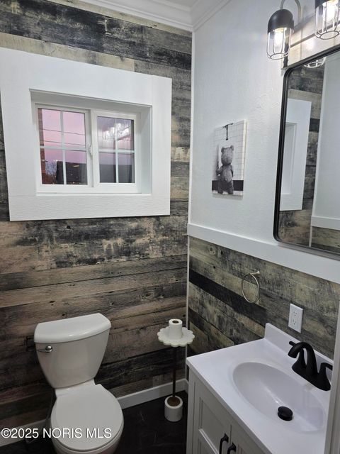 Tiny photo for 189 E Broadway Street, Toledo, OH 43605 (MLS # 10001761)