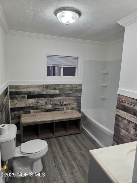 Tiny photo for 189 E Broadway Street, Toledo, OH 43605 (MLS # 10001761)