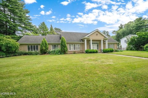 Tiny photo for 2060 Whitehall Rd RD, Ottawa Hills, OH 43606 (MLS # 10009627)