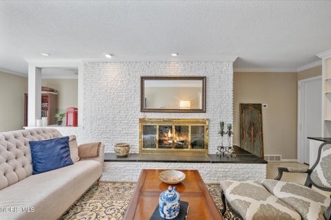 Tiny photo for 2060 Whitehall Rd RD, Ottawa Hills, OH 43606 (MLS # 10009627)