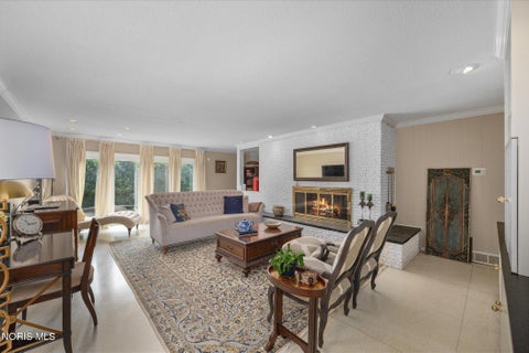 Tiny photo for 2060 Whitehall Rd RD, Ottawa Hills, OH 43606 (MLS # 10009627)