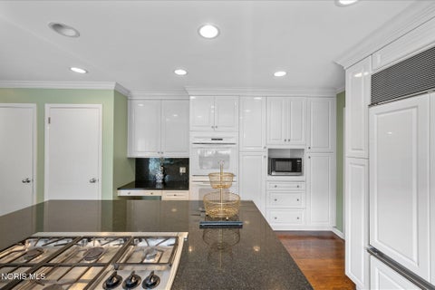 Tiny photo for 2060 Whitehall Rd RD, Ottawa Hills, OH 43606 (MLS # 10009627)