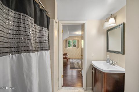 Tiny photo for 2060 Whitehall Rd RD, Ottawa Hills, OH 43606 (MLS # 10009627)