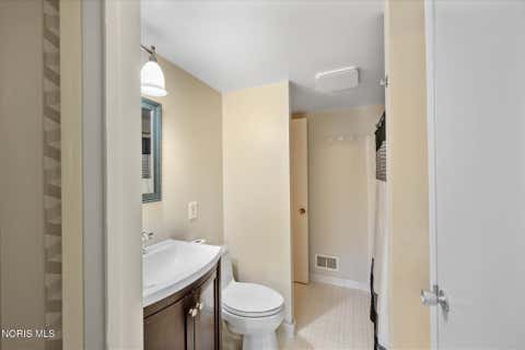 Tiny photo for 2060 Whitehall Rd RD, Ottawa Hills, OH 43606 (MLS # 10009627)