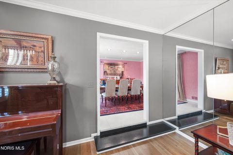 Tiny photo for 2060 Whitehall Rd RD, Ottawa Hills, OH 43606 (MLS # 10009627)