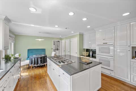 Tiny photo for 2060 Whitehall Rd RD, Ottawa Hills, OH 43606 (MLS # 10009627)
