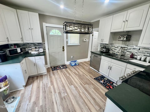 Tiny photo for 427 E Weber Street, Toledo, OH 43608 (MLS # 10012515)