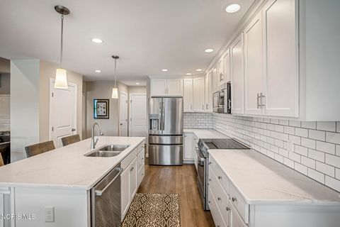 Tiny photo for 15079 E Sunset Maple Drive, Perrysburg, OH 43551 (MLS # 10007422)