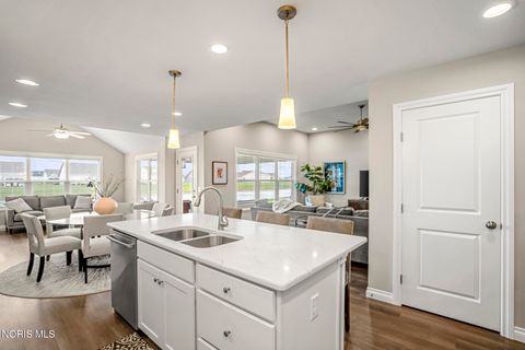 Tiny photo for 15079 E Sunset Maple Drive, Perrysburg, OH 43551 (MLS # 10007422)